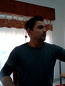 Snapshot of Bradd_32 chatting on May 30, 5:21 pm Bradd 32 online show from May 30, 5:21 pm