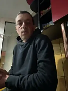 adiluci1 online show from March 28, 3:06 am