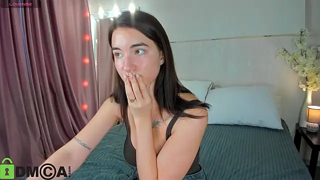 Snapshot of Adelina_Bliss chatting on May 8, 9:25 am Adelina Bliss online show from May 8, 9:25 am