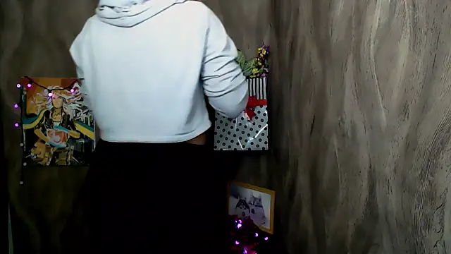 Linda S  online show from December 18, 4:24 pm