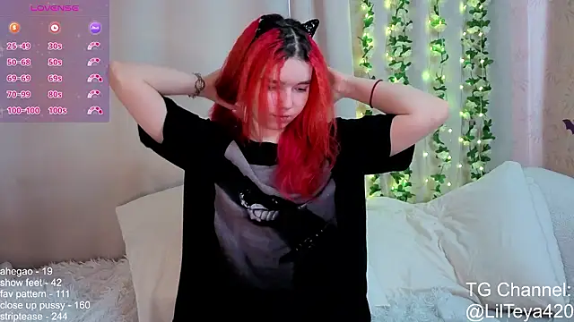 Snapshot of little_Teya chatting on February 21, 9:21 am little Teya online show from February 21, 9:21 am