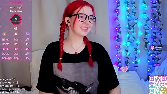 Snapshot of little_Teya chatting on February 28, 8:15 am little Teya online show from February 28, 8:15 am