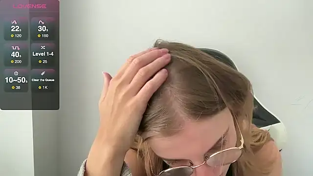 BustyKellyXXX online show from September 16, 9:10 am