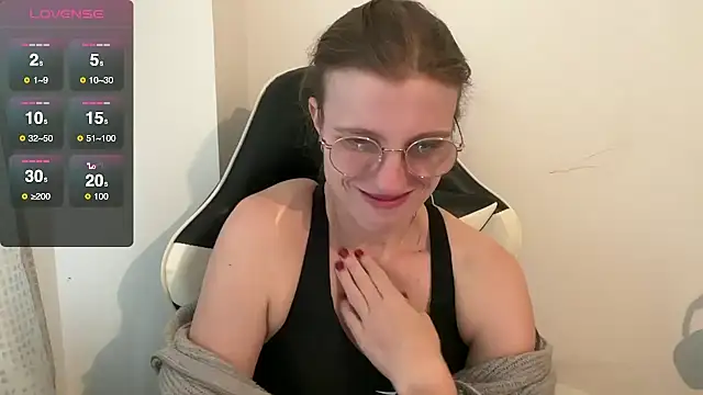 BustyKellyXXX online show from November 27, 10:06 am