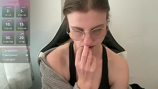 BustyKellyXXX online show from April 1, 1:41 pm