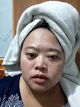 sweetbigtits19 online show from April 25, 9:45 am