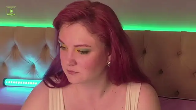 Snapshot of QuincyPines chatting on October 27, 4:27 am QuincyPines online show from October 27, 4:27 am