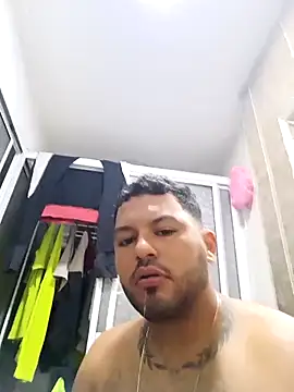 Snapshot of Frank0021 chatting on November 3, 3:52 am Frank0021 online show from November 3, 3:52 am