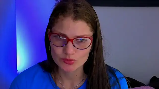 Camila-ventura online show from December 3, 7:56 pm