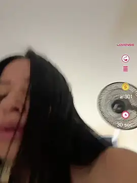 Snapshot of lucy_grey25 chatting on May 11, 4:04 pm lucy grey25 online show from May 11, 4:04 pm