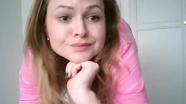 Snapshot of Ginger-bb chatting on October 27, 8:40 am Ginger-bb online show from October 27, 8:40 am