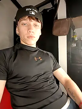 Snapshot of Logan_sixxer chatting on September 27, 2:49 am Logan sixxer online show from September 27, 2:49 am