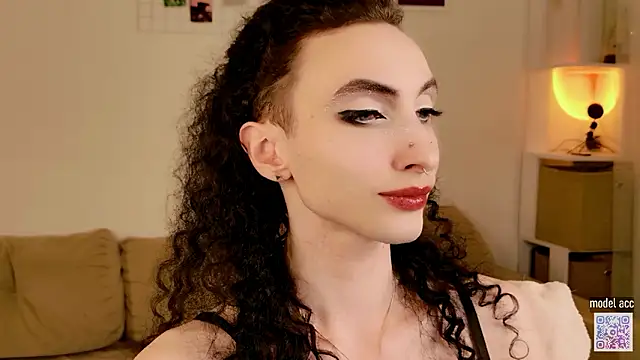 Snapshot of Queen_of_tease chatting on February 7, 10:57 pm Queen of tease online show from February 7, 10:57 pm