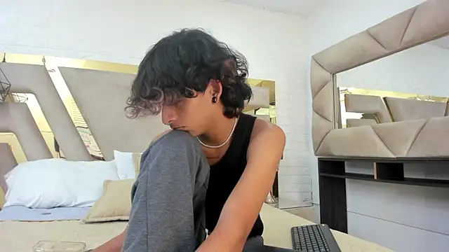 Ibratxandy online show from September 15, 8:53 pm