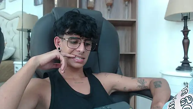 Ibratxandy online show from March 13, 7:20 pm