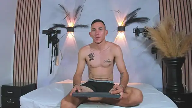 PeterBowel online show from October 11, 4:16 pm