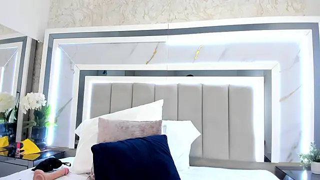 melodycharlotte online show from November 2, 8:44 pm