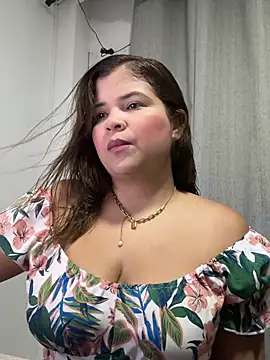 lilith cut3 online show from April 4, 4:15 pm