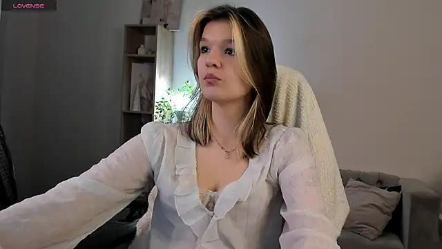 Kati Li online show from November 9, 10:35 am