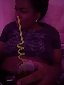 Tu GataLinda online show from October 26, 3:45 am