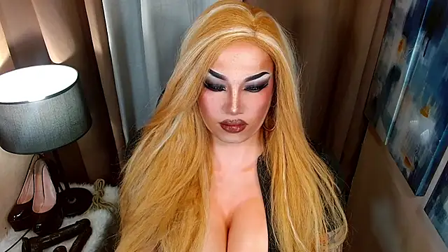 Snapshot of xmadisonmitressxx chatting on October 9, 9:29 am xmadisonmitressxx online show from October 9, 9:29 am