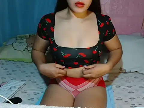 Snapshot of JuicyPussy4u chatting on November 6, 10:27 am JuicyPussy4u online show from November 6, 10:27 am