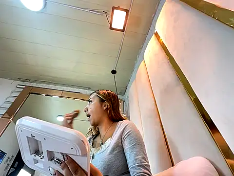 CamilleMilano online show from November 29, 5:10 am