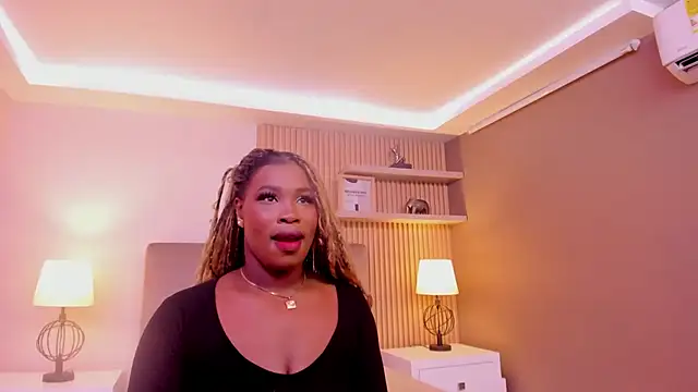 SerenaWinslow online show from May 5, 12:02 pm