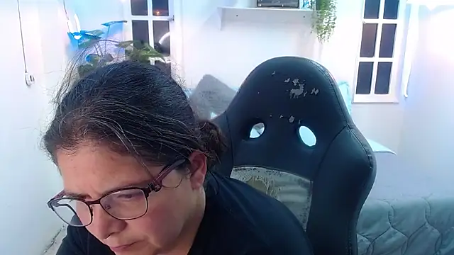 Linda banks  online show from September 17, 9:22 am