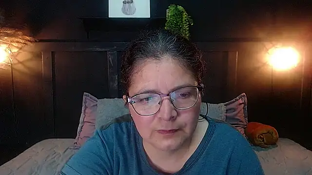 Linda banks  online show from November 21, 11:47 pm