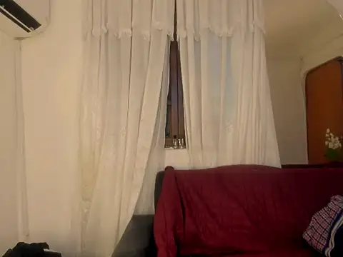 nahomy ryans online show from December 5, 5:31 pm