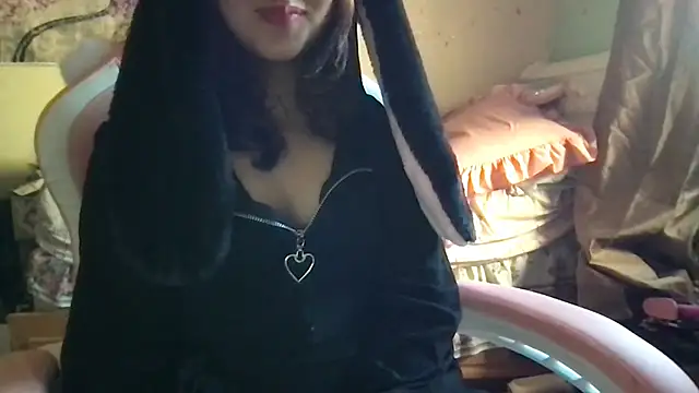 nekowaifuuu online show from October 5, 1:53 pm