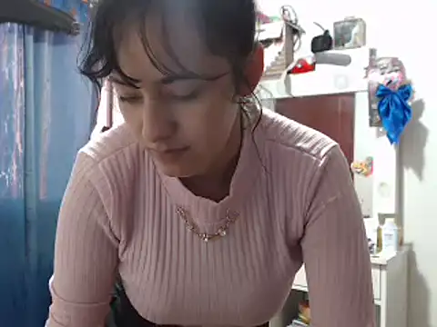 Snapshot of annie_clark2 chatting on December 8, 7:32 pm annie clark2 online show from December 8, 7:32 pm