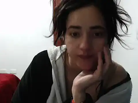 Snapshot of annie_clark2 chatting on January 6, 1:31 am annie clark2 online show from January 6, 1:31 am