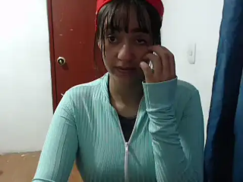 Snapshot of annie_clark2 chatting on February 22, 6:30 pm annie clark2 online show from February 22, 6:30 pm