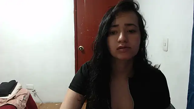 Snapshot of annie_clark2 chatting on March 5, 8:10 pm annie clark2 online show from March 5, 8:10 pm