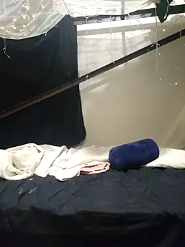 Snapshot of VeiledMuse chatting on October 7, 1:14 am VeiledMuse online show from October 7, 1:14 am