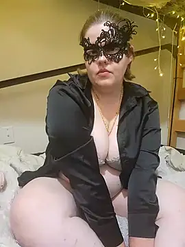 VeiledMuse online show from December 17, 2:39 am