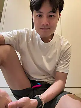 Snapshot of changbibit chatting on April 11, 6:51 am changbibit online show from April 11, 6:51 am