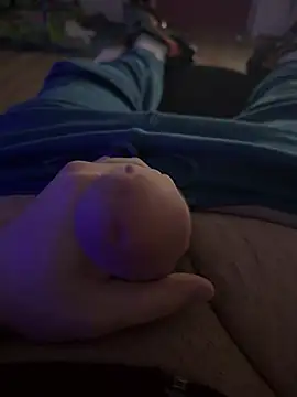 Snapshot of ProvenTobi777 chatting on February 21, 9:49 pm ProvenTobi777 online show from February 21, 9:49 pm