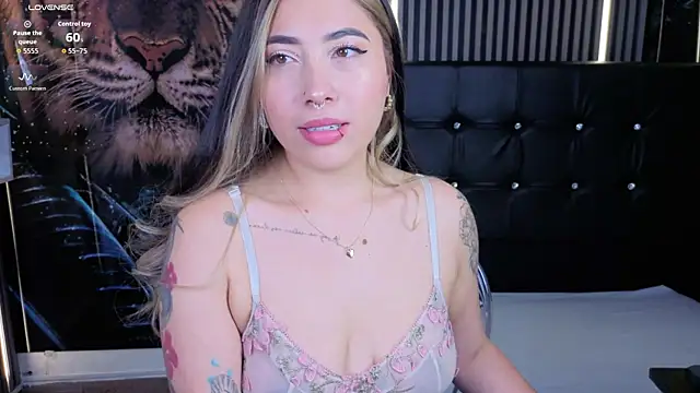  ManuVeelez online show from January 18, 5:33 am