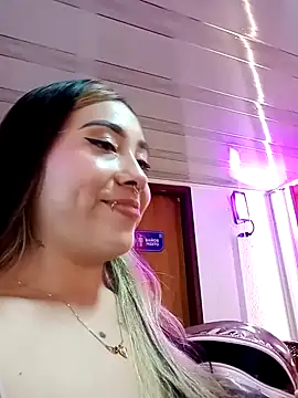  ManuVeelez online show from February 11, 4:28 am