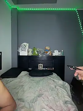 Kailertwink online show from March 6, 3:03 am