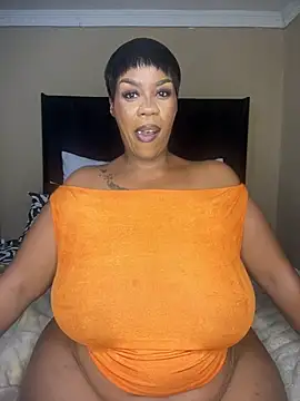 Snapshot of THICKBUNNYCHICKxxx chatting on January 9, 9:05 pm THICKBUNNYCHICKxxx online show from January 9, 9:05 pm