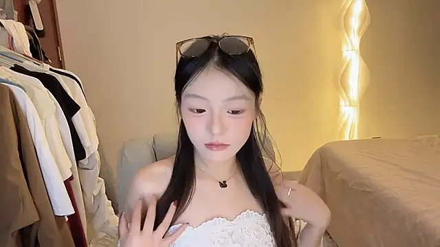 Snapshot of Robin-o3 chatting on November 28, 3:36 pm Robin-o3 online show from November 28, 3:36 pm