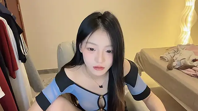 Snapshot of Robin-o3 chatting on December 13, 7:53 pm Robin-o3 online show from December 13, 7:53 pm