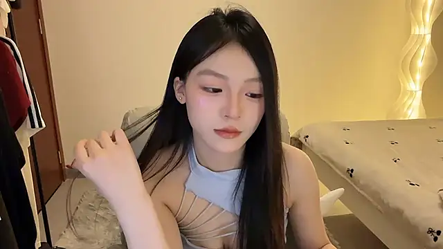 Robin-o3 online show from March 21, 6:44 pm