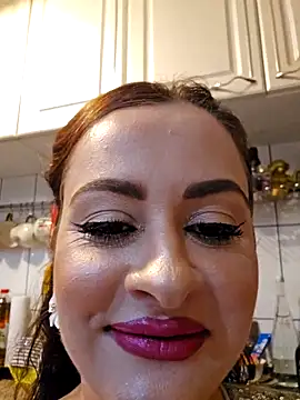 Snapshot of ShineBright88 chatting on January 6, 8:23 pm ShineBright88 online show from January 6, 8:23 pm