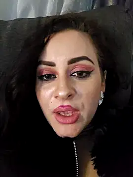 Snapshot of ShineBright88 chatting on January 10, 5:20 am ShineBright88 online show from January 10, 5:20 am