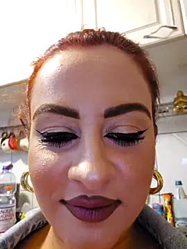 Snapshot of ShineBright88 chatting on February 22, 8:18 pm ShineBright88 online show from February 22, 8:18 pm